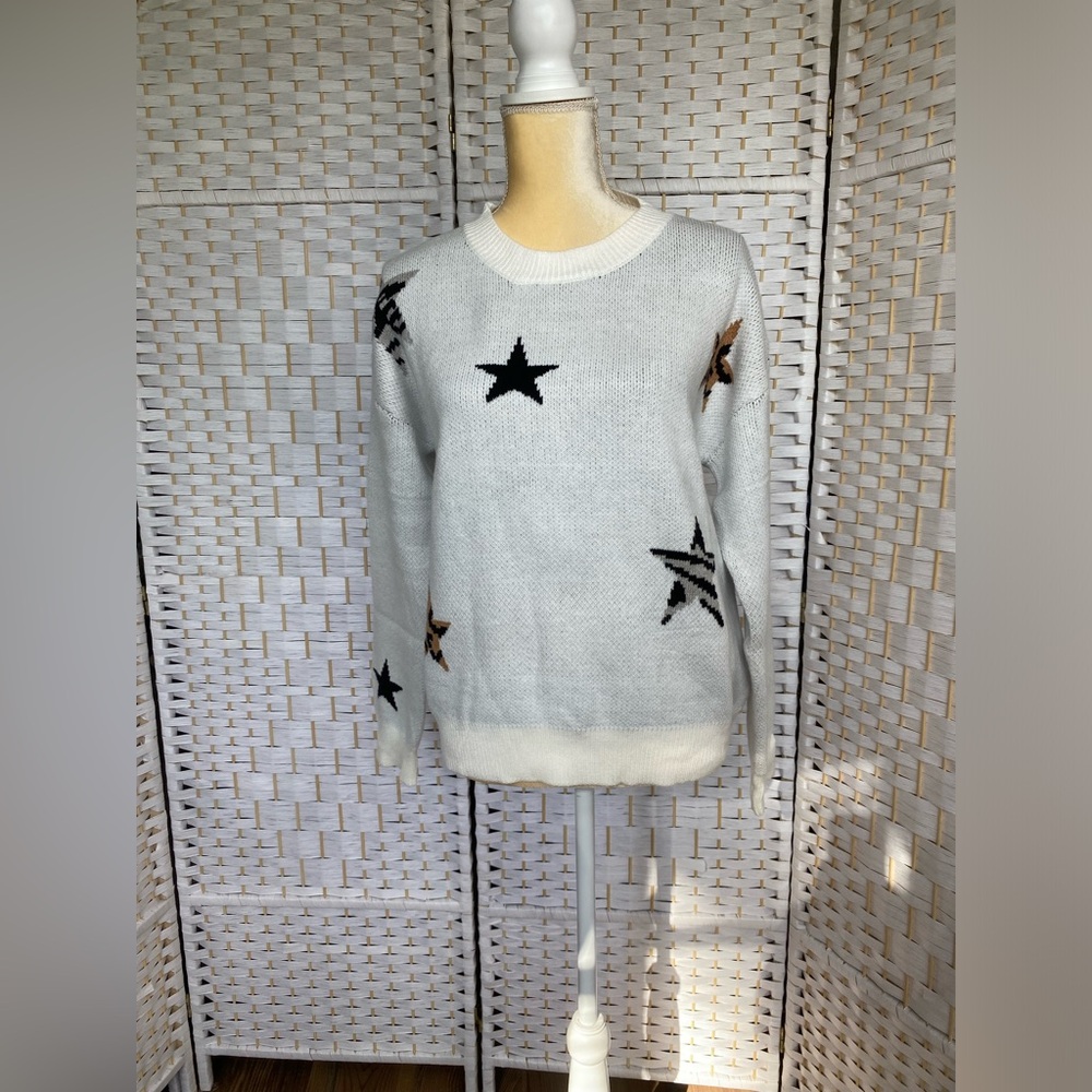 NWT Hem & Thread Animal Star Crew Neck Sweater Super Cute and Cozy Warm